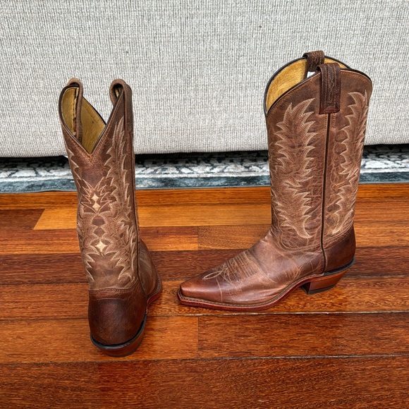 TONY LAMA | Brown Handcrafted Cowgirl Boots - Picture 6 of 8
